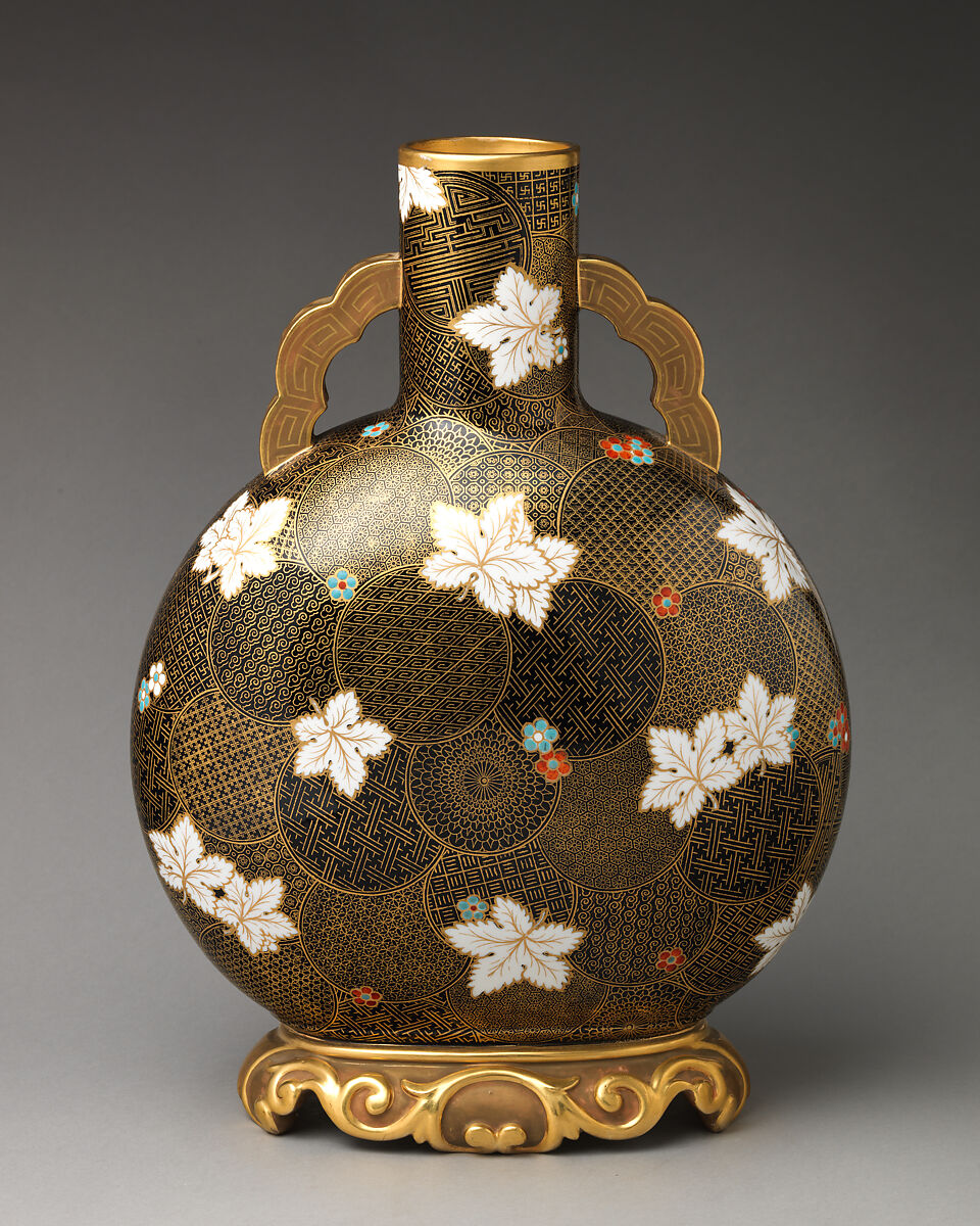 Moon flask with white flower motif on raised foot with flat handles, Worcester factory (British, 1751–2008), Bone china, British, Worcester