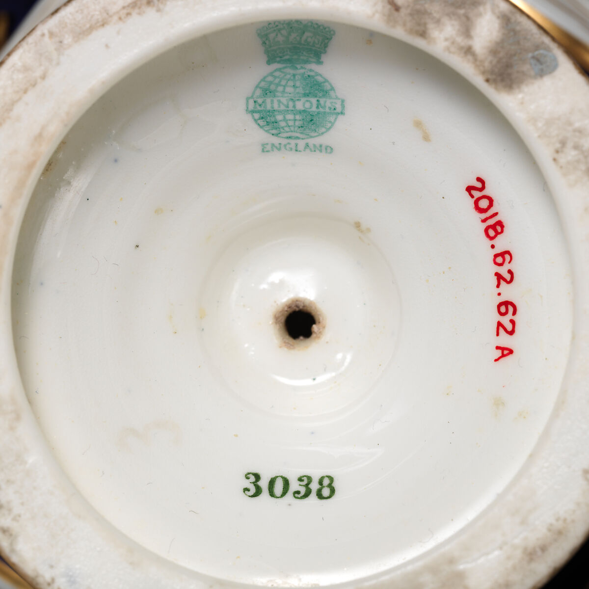 Lidded vase with Medusa decoration and snake handles, Minton(s) (British, Stoke-on-Trent, 1793–present), Bone china, British, Stoke-on-Trent, Staffordshire