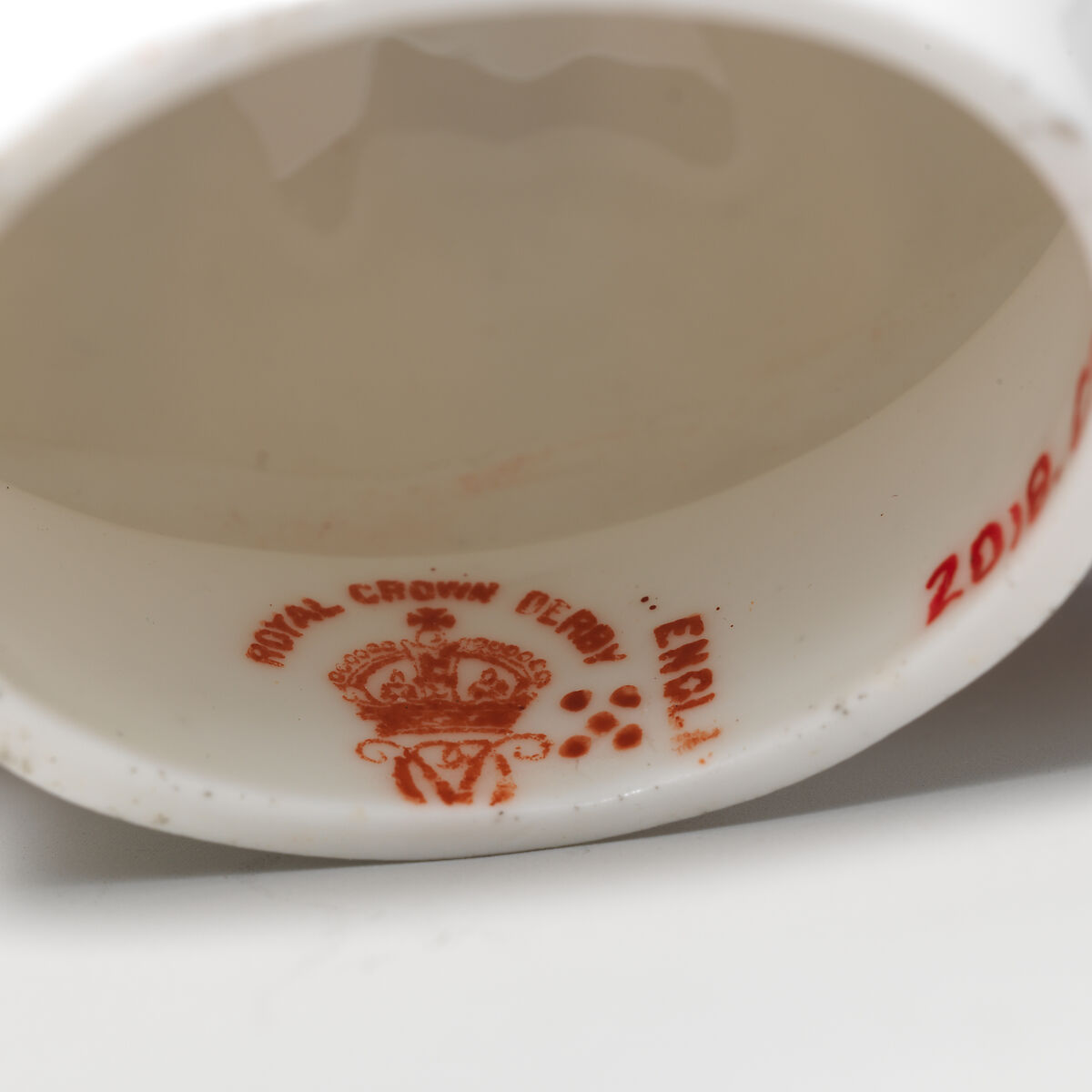 Jar with lid, Crown Derby (British, 1750–present), Bone china with enamel decoration and gilding, British, Derby