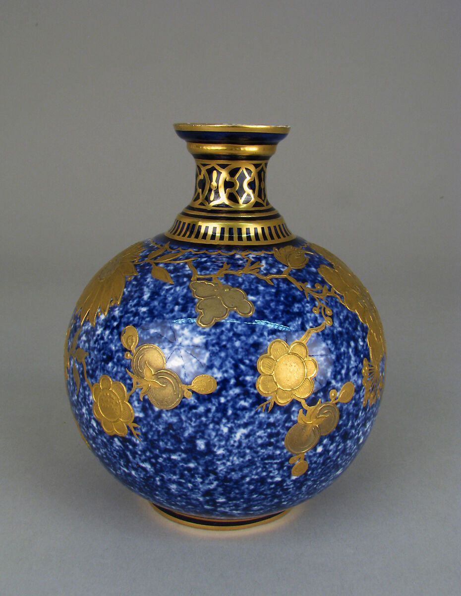Small spherical vase, Crown Derby (British, 1750–present), Bone china with gilding, British, Derby
