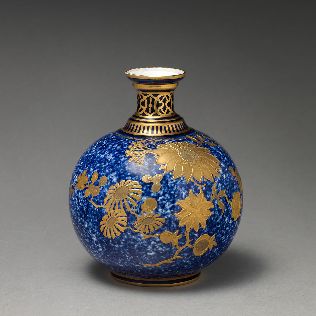 Small spherical vase, Crown Derby (British, 1750–present), Bone china with gilding, British, Derby 