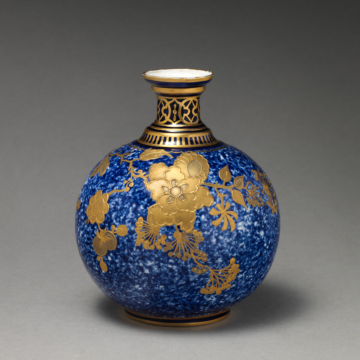 Small spherical vase, Crown Derby (British, 1750–present), Bone china with gilding, British, Derby