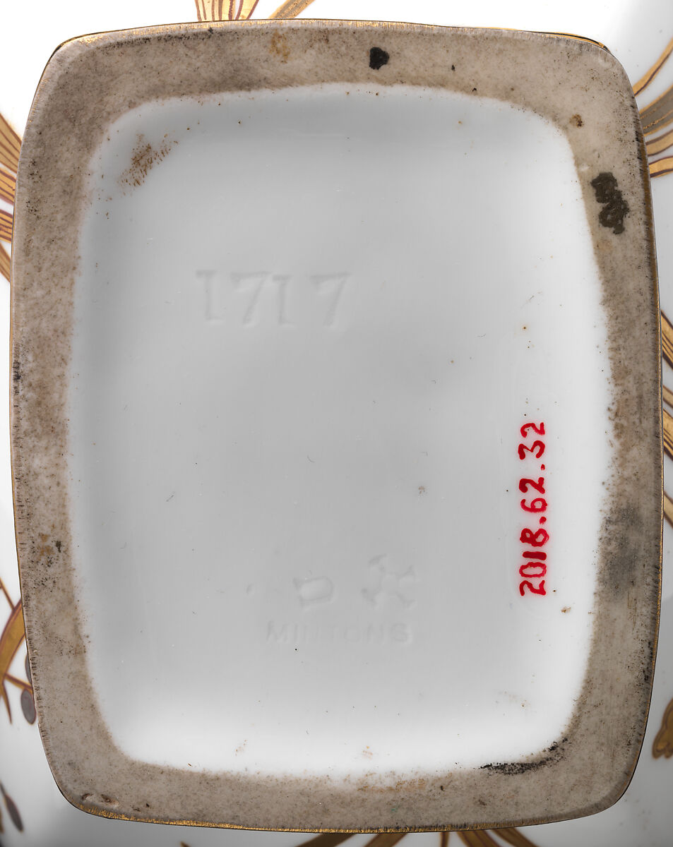 Vase with white and gold floral motifs and ring handles, Minton(s) (British, Stoke-on-Trent, 1793–present), Bone china, British, Stoke-on-Trent, Staffordshire