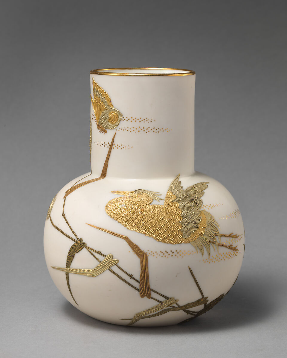 Orb bottom vase with white and gold crane motif, Worcester factory (British, 1751–2008), Porcelain, British, Worcester 