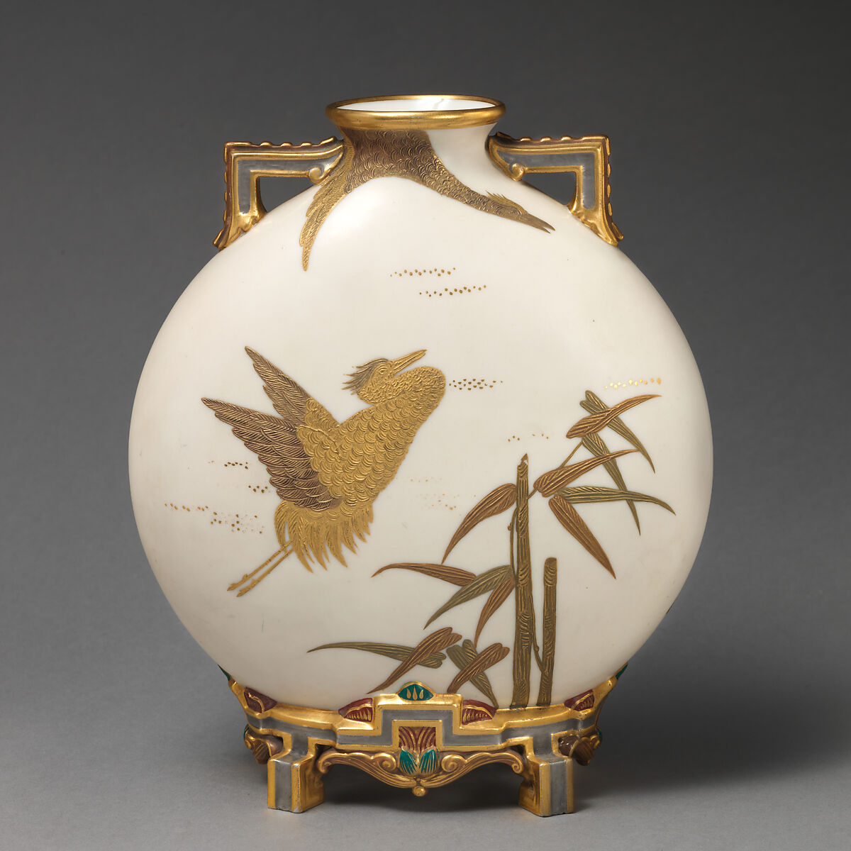 Moon flask with white and gold crane, Worcester factory (British, 1751–2008), Bone china "ivory porcelain" with gilding, British, Worcester 