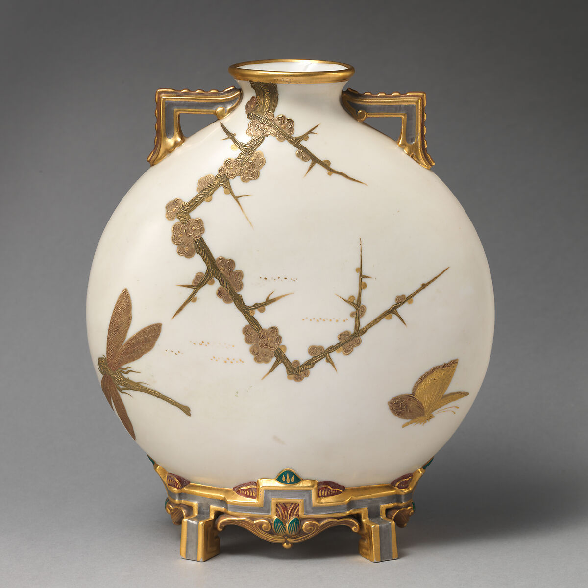 Moon flask with white and gold crane, Worcester factory (British, 1751–2008), Bone china "ivory porcelain" with gilding, British, Worcester