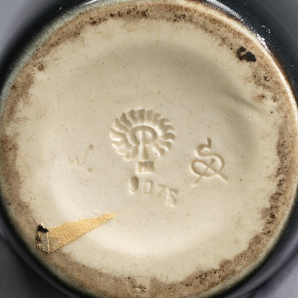 Vase, Rookwood Pottery Company (American, Cincinnati, Ohio 1880–1967), Earthenware, American