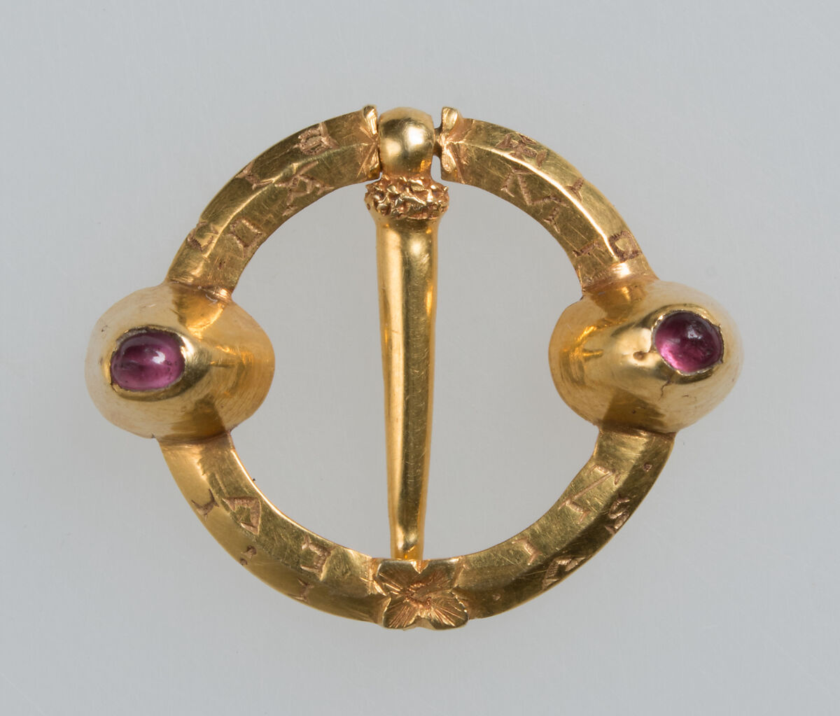 Ring Brooch, Gold and garnet, French or British