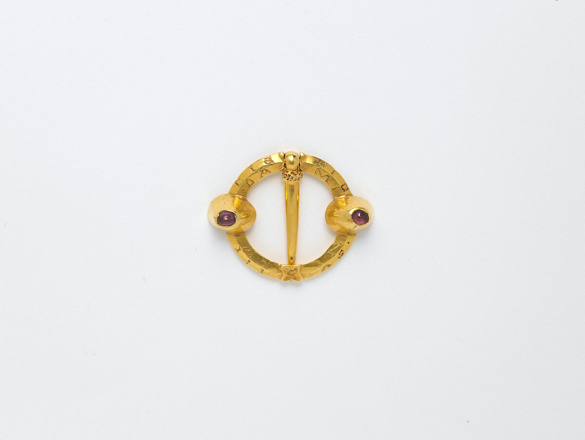 Ring Brooch, Gold and garnet, French or British