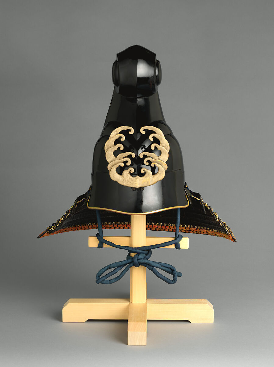 Helmet (<i>Kawari-Kabuto</i>) in the Shape of a Wave, Helmet crest and restorations by Hiromichi Miura (Japanese, b. 1938), Iron, textile, lacquer, copper, gold, leather, silk, wood, Japanese