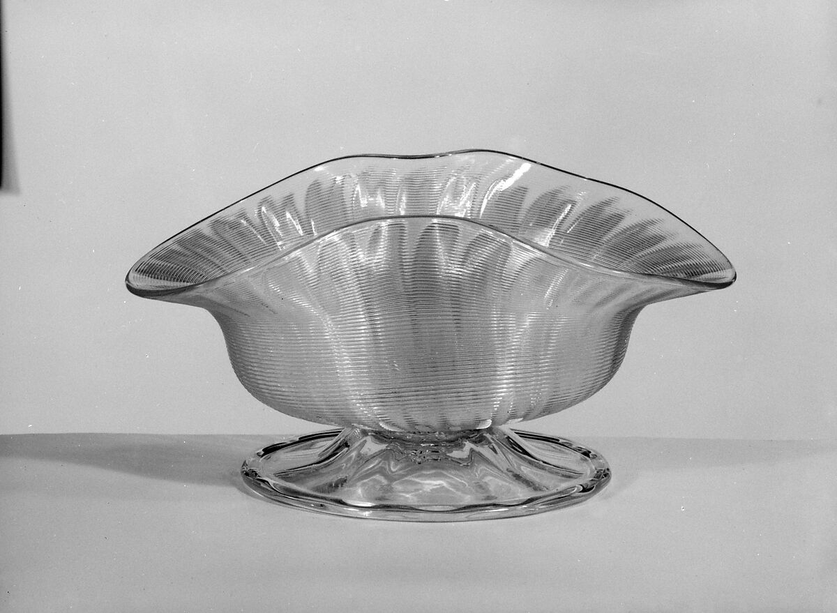 Bowl, Possibly Boston &amp; Sandwich Glass Company (American, 1825–1888, Sandwich, Massachusetts), Blown glass with applied threaded decoration, American 