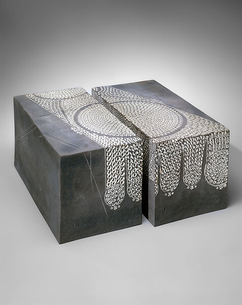 Footprint of the Buddha (Bussokuseki), Kondō Yutaka 近藤豊 (Japanese, 1932–1983), Stoneware with gray-black slip and impressed patterning with white slip inlay, Japan
