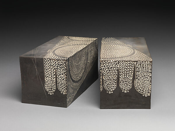 Footprint of the Buddha (Bussokuseki), Kondō Yutaka 近藤豊 (Japanese, 1932–1983), Stoneware with gray-black slip and impressed patterning with white slip inlay, Japan 