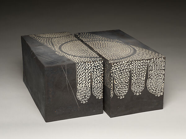 Footprint of the Buddha (Bussokuseki), Kondō Yutaka 近藤豊 (Japanese, 1932–1983), Stoneware with gray-black slip and impressed patterning with white slip inlay, Japan