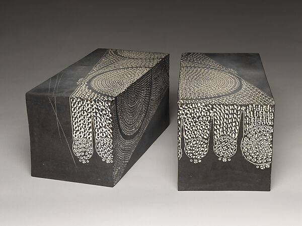 Footprint of the Buddha (Bussokuseki), Kondō Yutaka 近藤豊 (Japanese, 1932–1983), Stoneware with gray-black slip and impressed patterning with white slip inlay, Japan