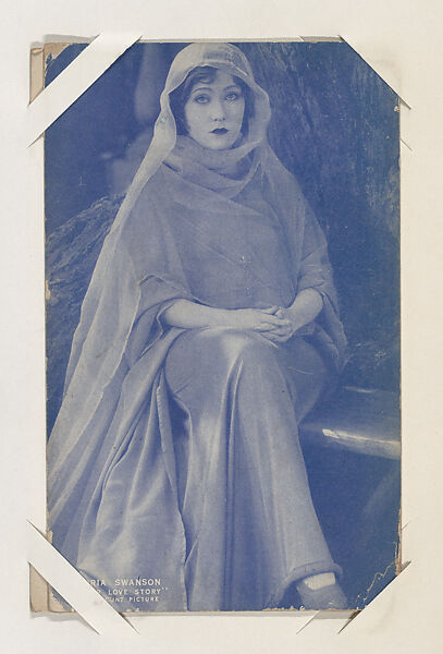 Gloria Swanson in "Her Love Story" from Scenes from Movies Exhibit Cards series (W404), Commercial color photolithograph 