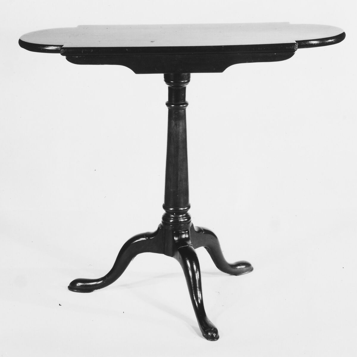 Tilt-top Stand, Walnut, American 