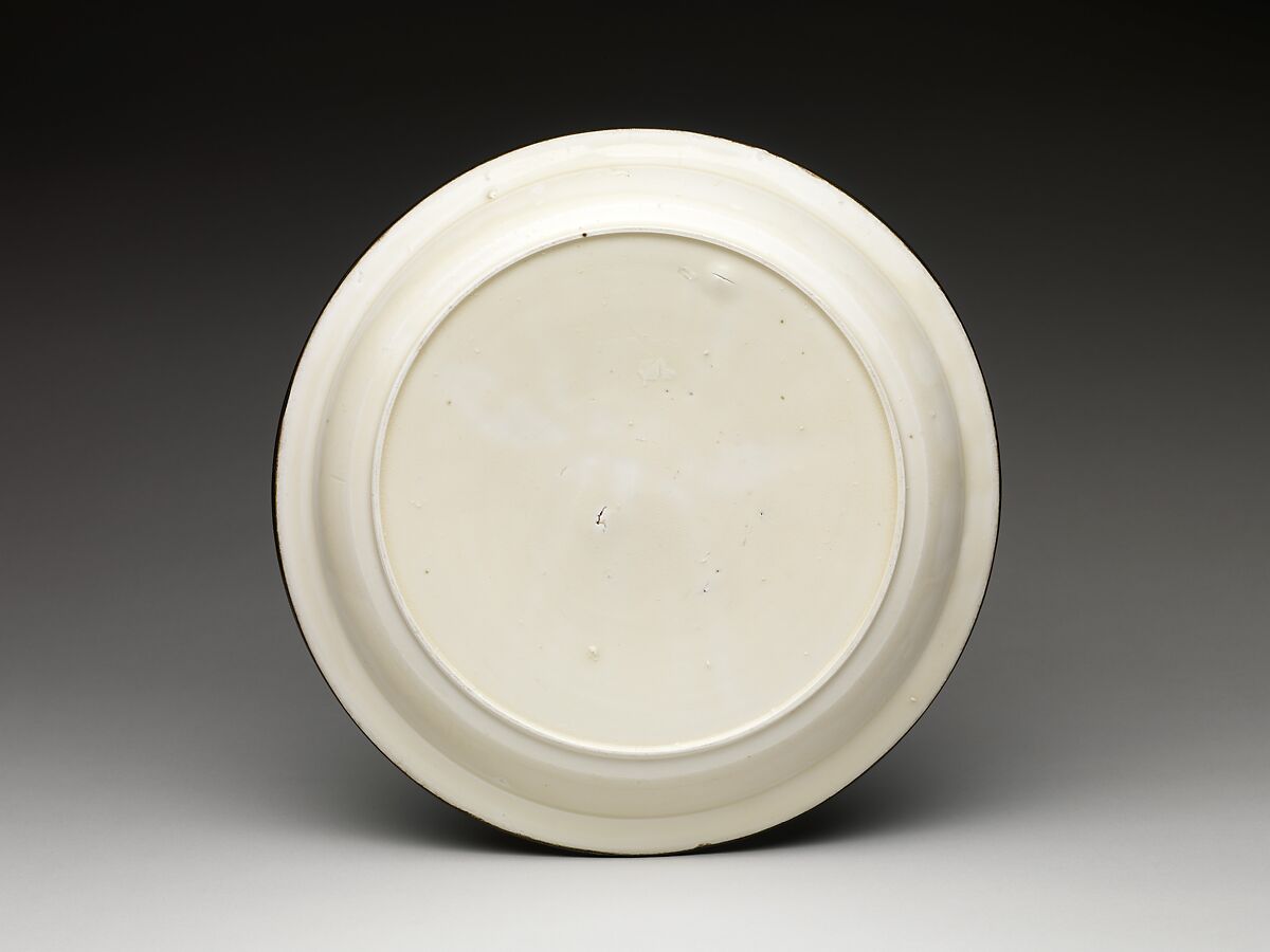 Plate with chrysanthemums, Porcelain with incised decoration under an ivory glaze (Ding ware); copper rim, China