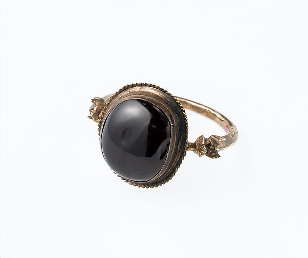 Garnet Ring, from the Colmar Treasure, Gold and garnet 
