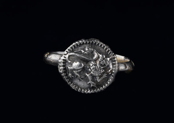 Ring with Snarling Leopard or Lion, from the Colmar Treasure, Silver, with traces of gilding 