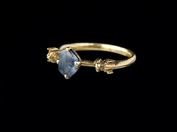 Sapphire Ring, from the Colmar Treasure, Gold and Ceylon sapphire 