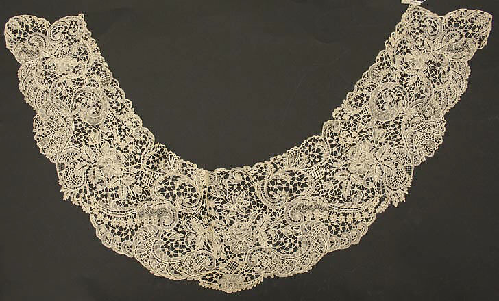 Collar, linen, British 