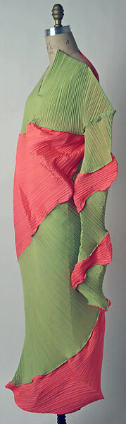 "Nautilus", Issey Miyake (Japanese, 1938–2022), polyester, Japanese