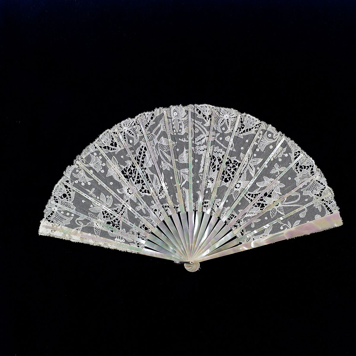 Fan, mother-of-pearl, cotton, American or European 
