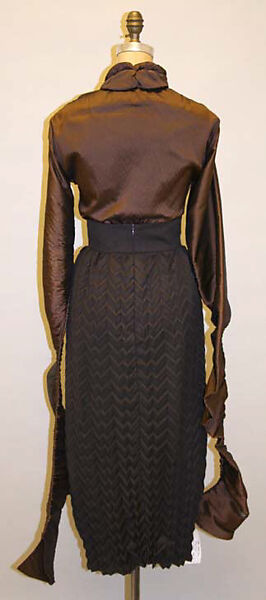 Ensemble, Romeo Gigli (Italian, born 1949), (a) polyester, silk
(b) wool, Italian