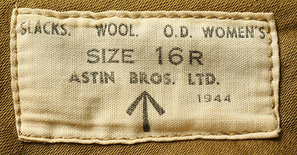 Military ensemble, wool, British