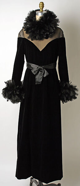 Evening dress, Oscar de la Renta, LLC. (American, founded 1965), silk, feathers, American 