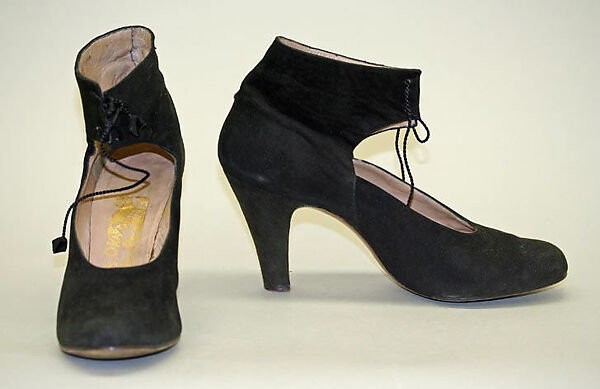 Pumps, Salvatore Ferragamo (Italian, founded 1929), suede, Italian 