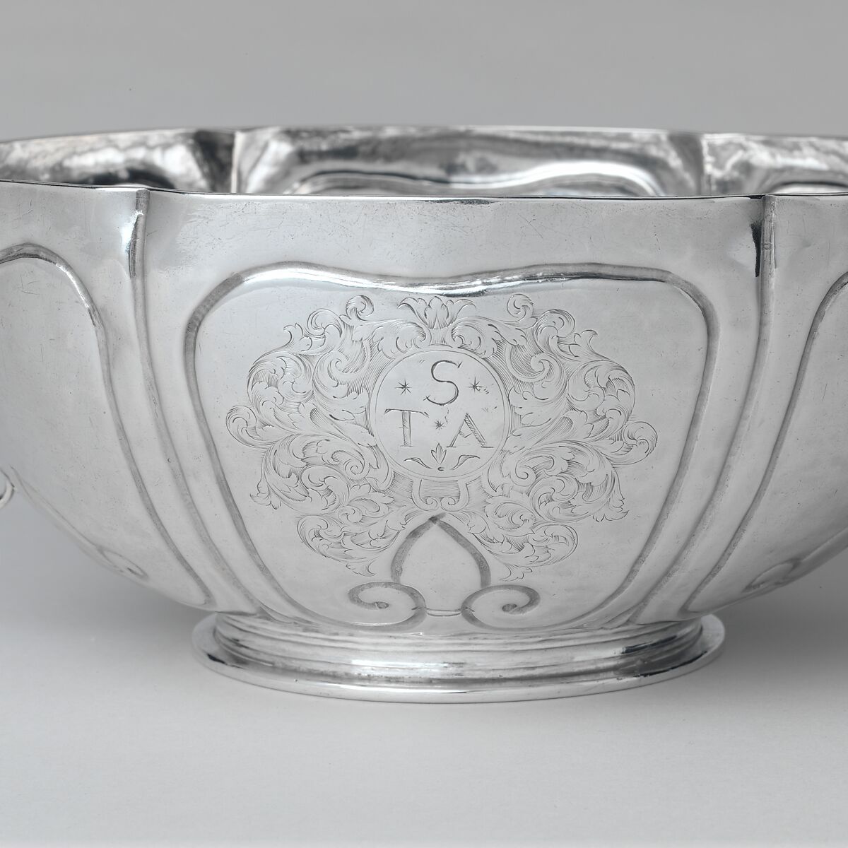Two-handled bowl, Jesse Kip (baptized 1660–1722), Silver, American