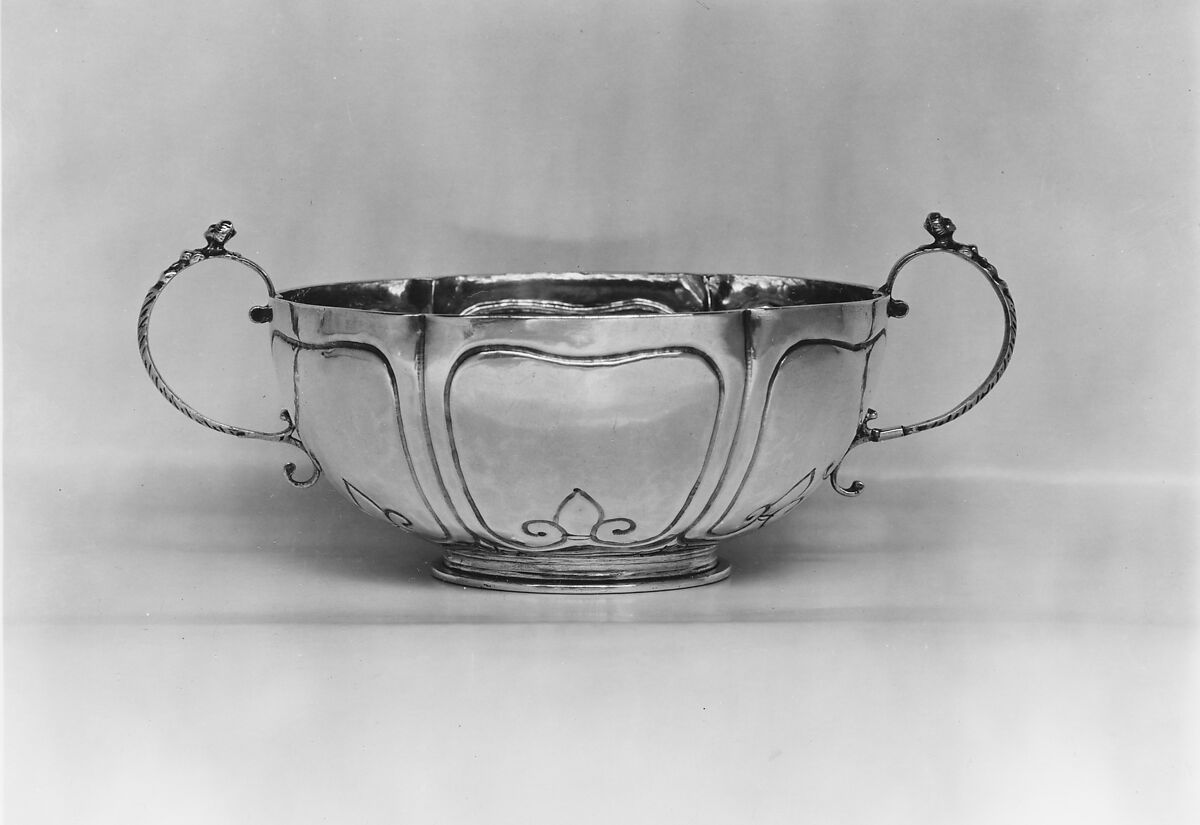 Two-handled bowl, Jesse Kip (baptized 1660–1722), Silver, American