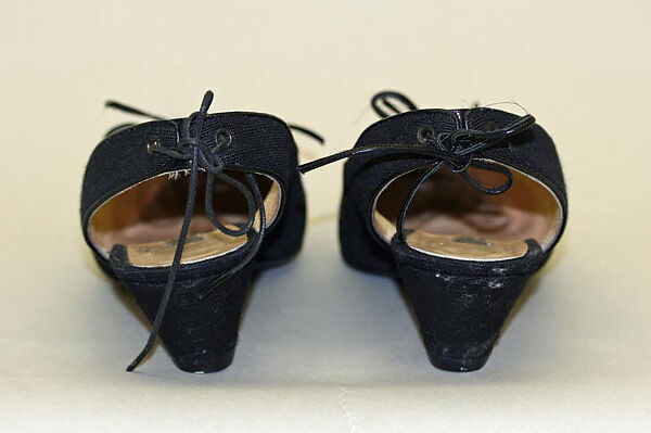 Pumps, Manolo Blahnik (British, born Spain, 1942), linen, British