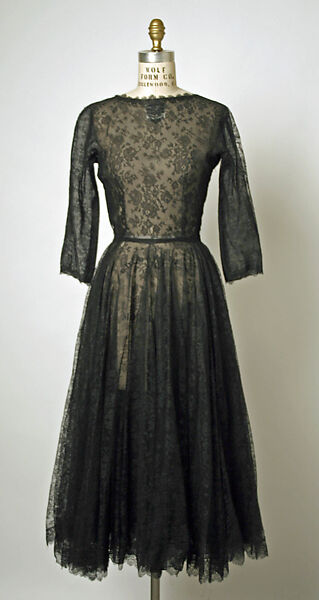 Evening dress, House of Balenciaga (French, founded 1937), silk, horsehair, French 