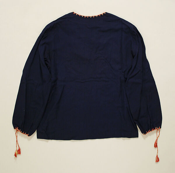 Ensemble, (a) polyester, cotton; (b) linen; (c) cotton, synthetic fiber, leather, metal; (d) suede; (e) cotton, American