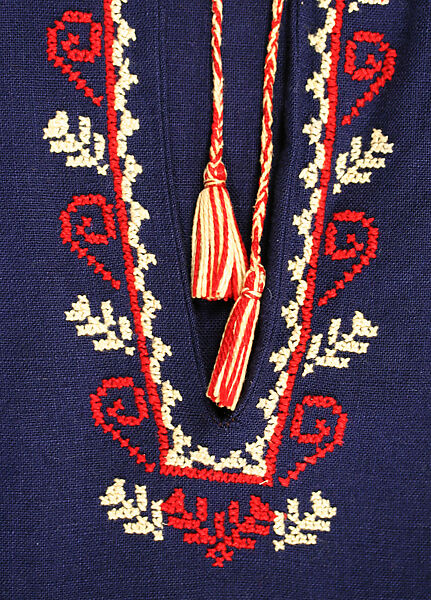 Ensemble, (a) polyester, cotton; (b) linen; (c) cotton, synthetic fiber, leather, metal; (d) suede; (e) cotton, American