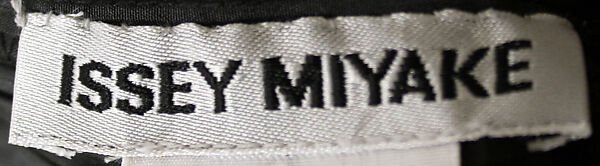 Dress, Issey Miyake (Japanese, 1938–2022), polyester, Japanese