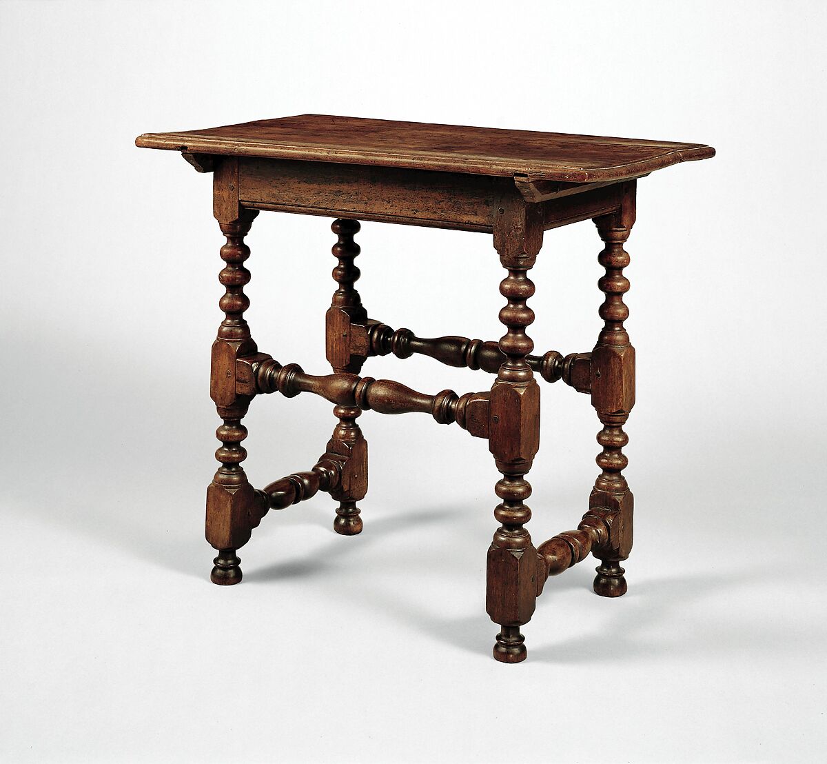 Table, Walnut, American 