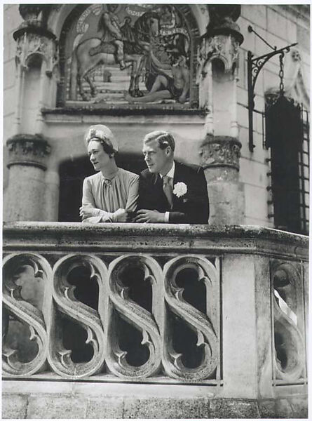 Wedding ensemble, Mainbocher (French and American, founded 1930), silk, leather, straw, coq feathers, French