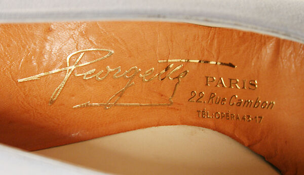 Wedding ensemble, Mainbocher (French and American, founded 1930), silk, leather, straw, coq feathers, French