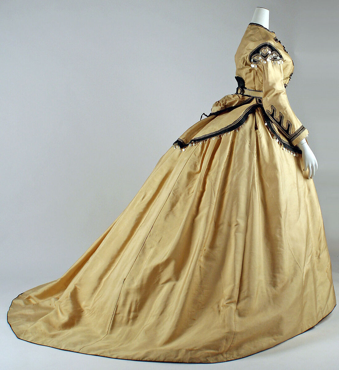 Dress, silk, mother-of-pearl, American