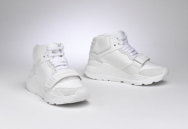 Ensemble, Burberry (British, founded 1856), (a) cashmere, silk, cupro, (b) cotton, nylon, silk, (c, d) suede, leather, polyester, polyamide, plastic (polyurethane, rubber), (e) leather, cotton, polyamide, metal, (f, g) palladium-plated brass, (h) palladium-plated brass, synthetic, (i) palladium-plated brass, British