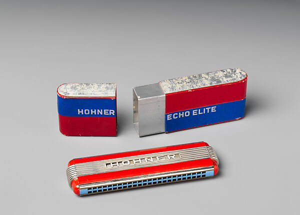 German deals made harmonica