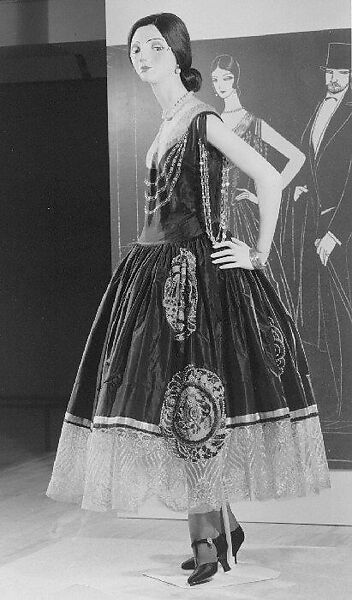 Robe de Style, House of Lanvin (French, founded 1889), silk, metallic thread, glass, French