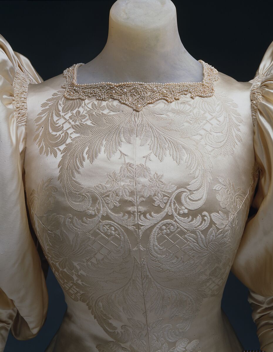 Wedding dress, House of Worth (French, 1858–1956), silk, pearl, French
