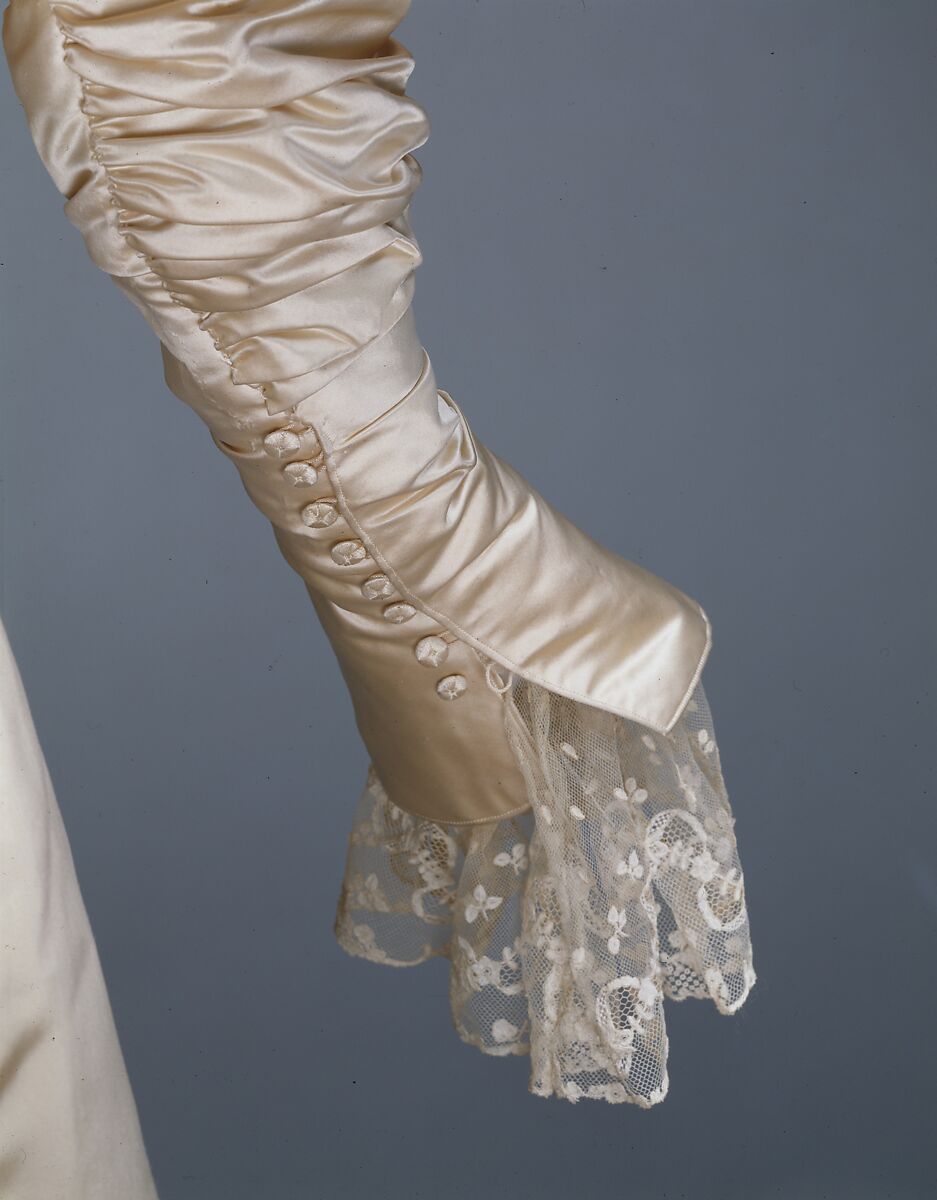 Wedding dress, House of Worth (French, 1858–1956), silk, pearl, French