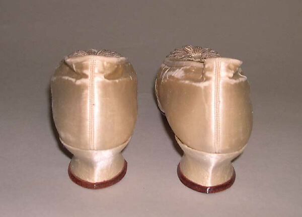 Dinner dress, Lord &amp; Taylor (American, founded 1826), silk, glass, American