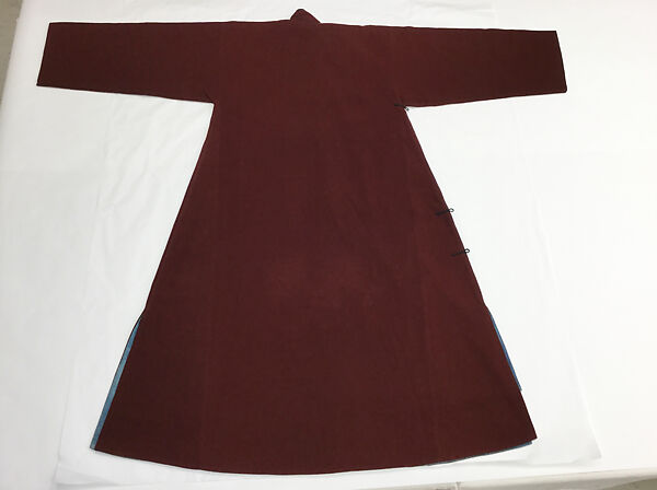 Ensemble, (a) wool
(b, c) cotton, wool, leather
(d) wool, silk
(e) linen, Tibet